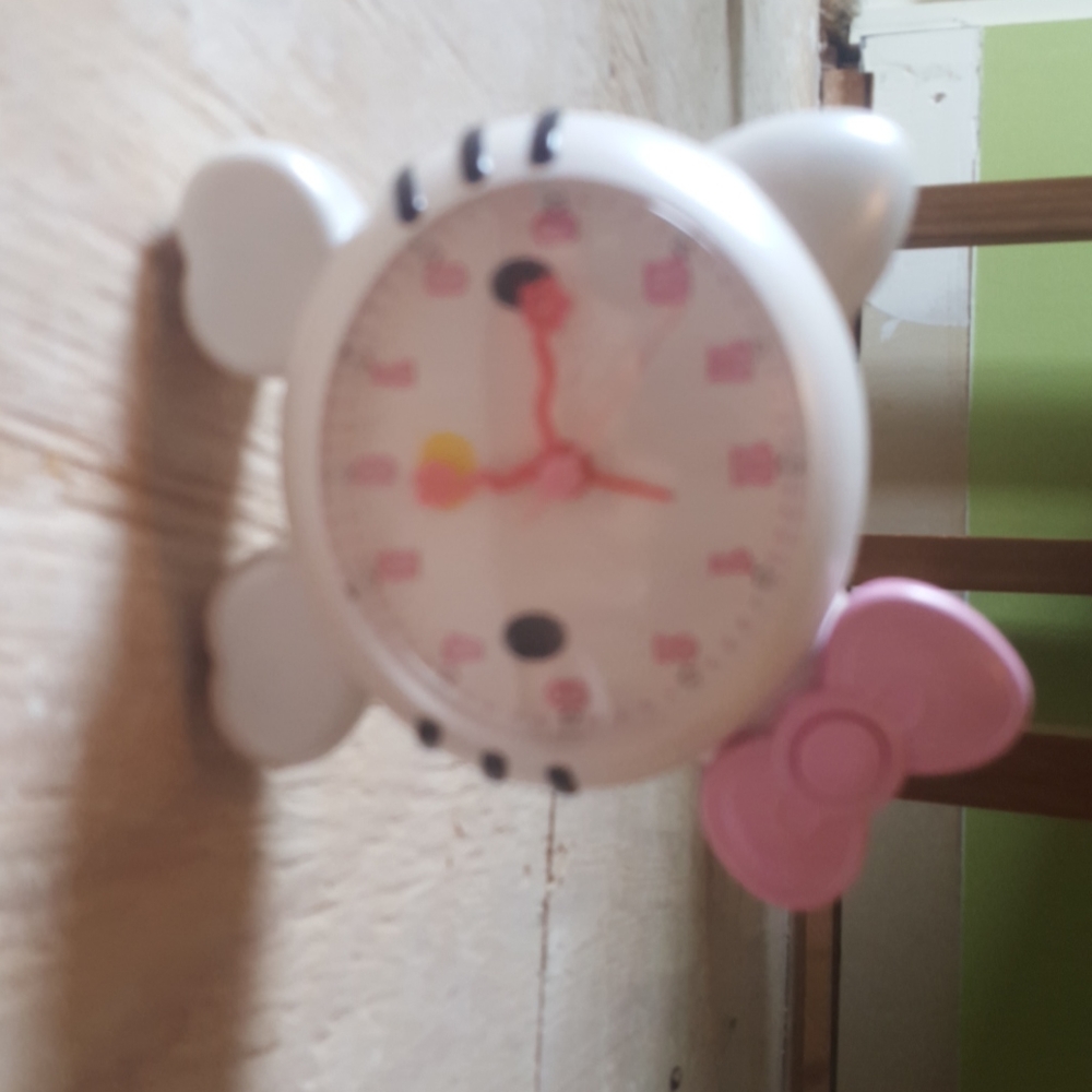 Alarm clock - Picture 2 of 3